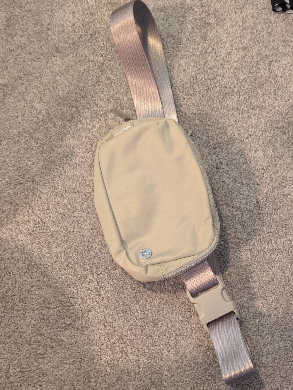 Lululemon Everywhere Belt Bag